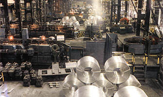 In the foundry department of Irkutsk aluminum plant. From the book by M.Vinokurov and A.Sukhodolov "Economics of Irkutsk Region "